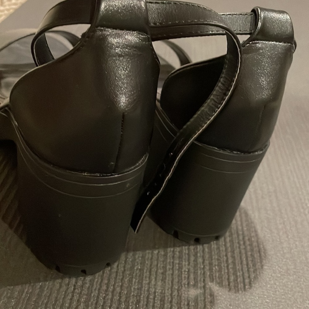 Chunky heels - Picture 3 of 4